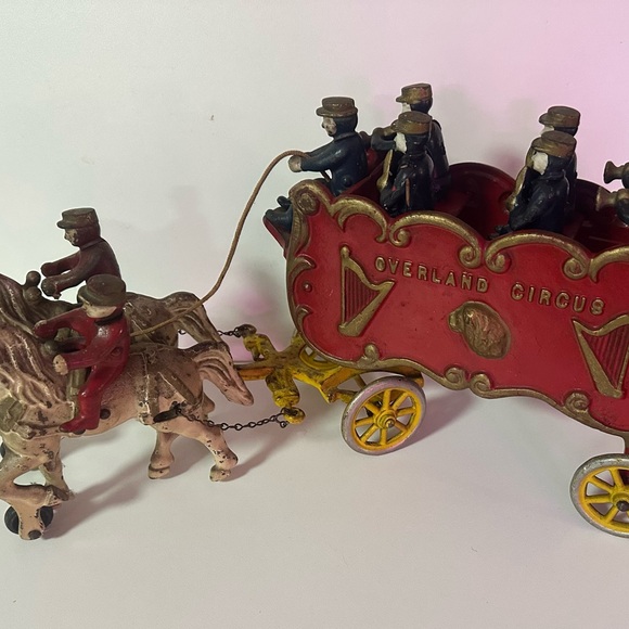Kenton Other - Kenton Cast Iron Overland Circus Horse Drawn Band Toy Wagon. Includes All Pieces